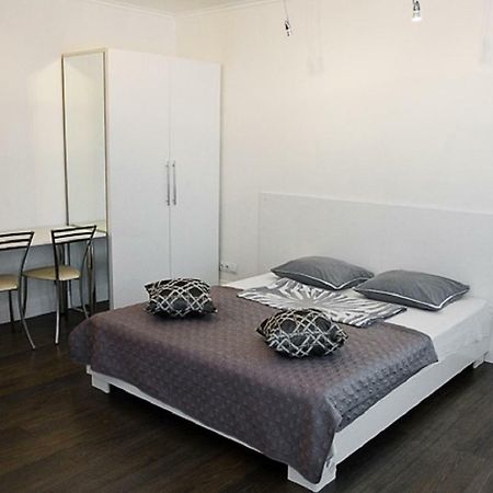 Great Studio Near The Pechersk Κίεβο Εξωτερικό φωτογραφία