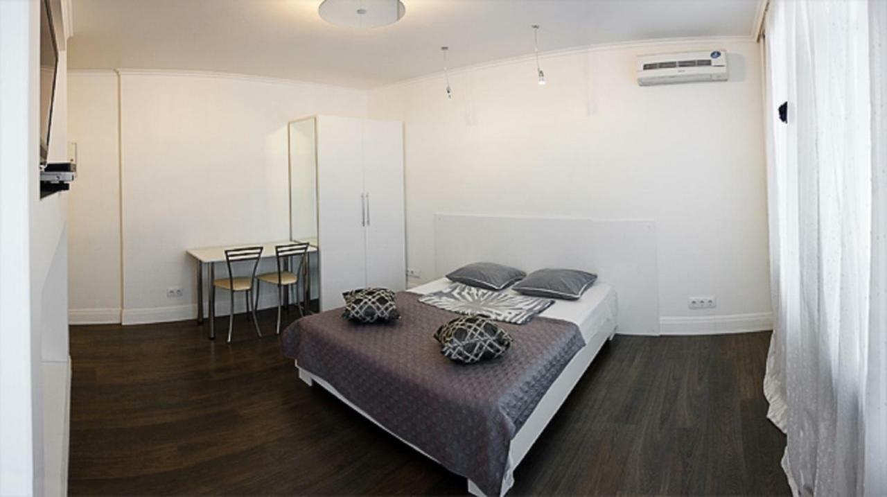 Great Studio Near The Pechersk Κίεβο Εξωτερικό φωτογραφία