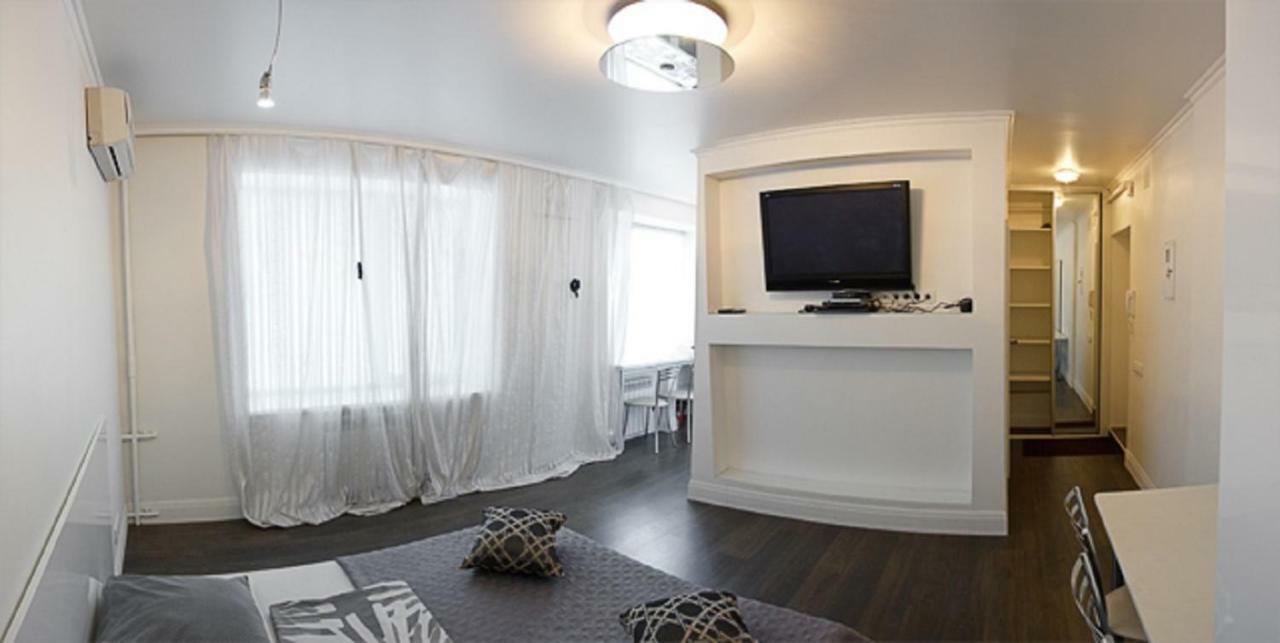 Great Studio Near The Pechersk Κίεβο Εξωτερικό φωτογραφία